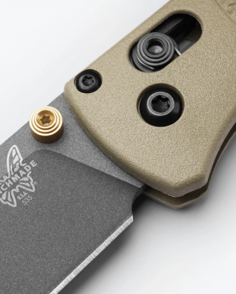 Нож складной BENCHMADE Bugout, Grivory Ranger Green, S30V клинок черн. P 8,2 см