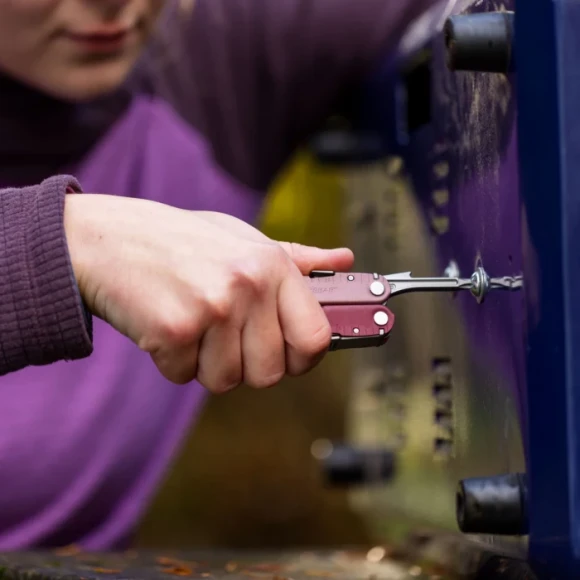 Мультитул с плоскогубцами и ножом LEATHERMAN Rebar Heathered Cranberry