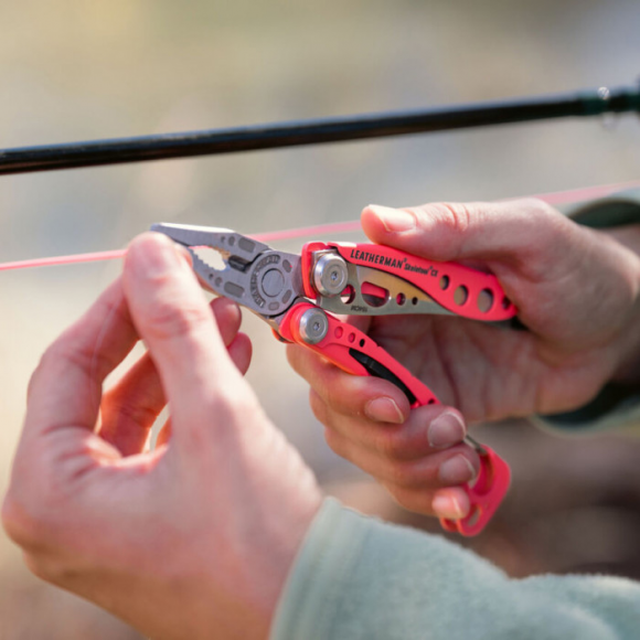 Мультитул с плоскогубцами и инструментами LEATHERMAN Skeletool CX Guava (Multi-tool)