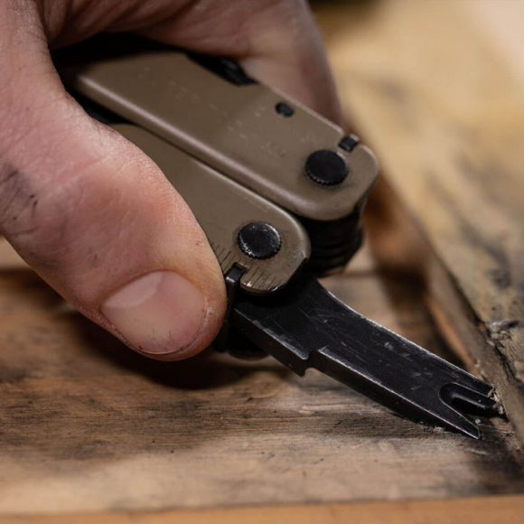 Мультитул с плоскогубцами и инструментами LEATHERMAN Super Tool 300M Black (Multi-Tool)